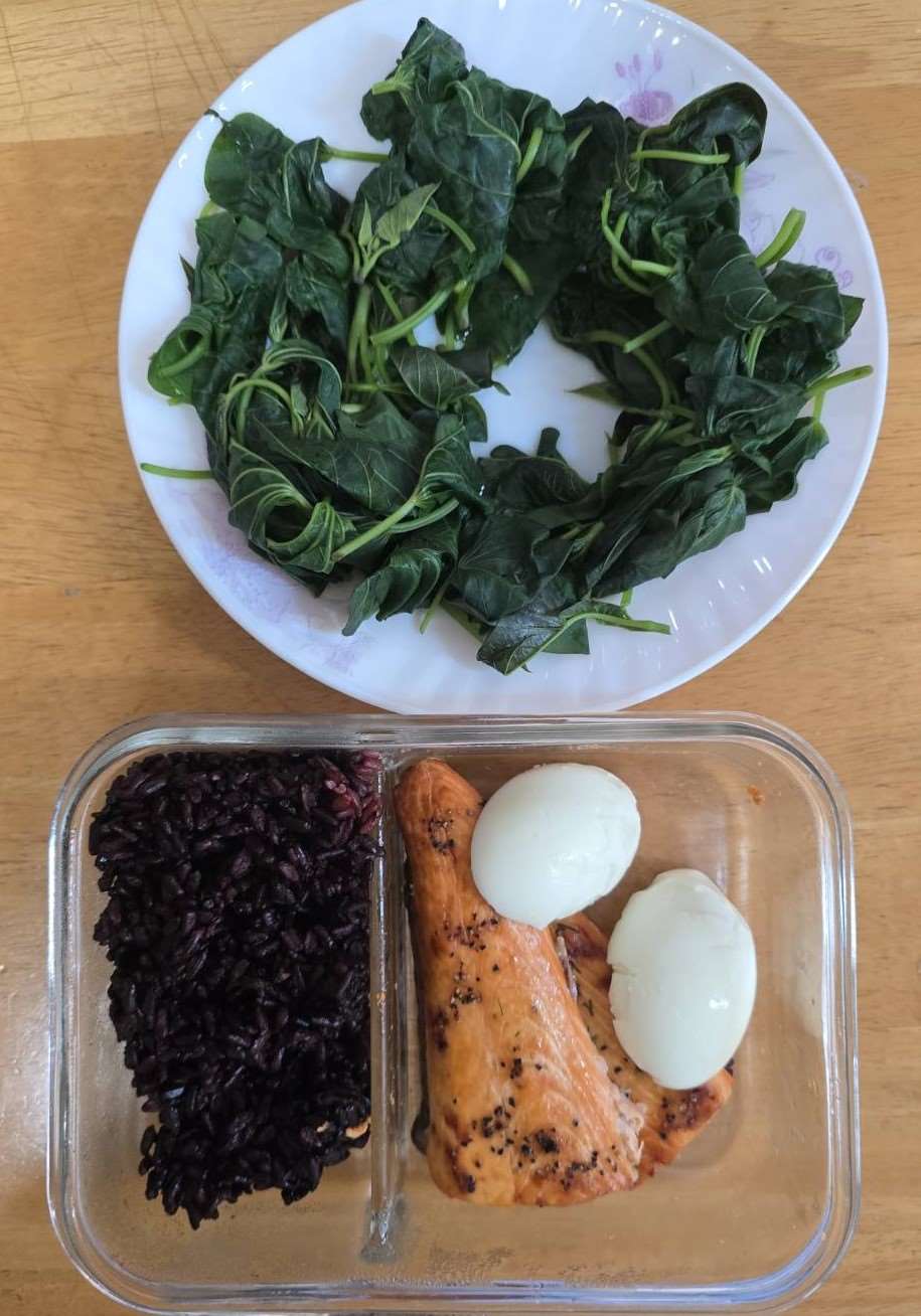 Protein không phải là thủ phạm chính gây vấn đề về tim mạch, ăn protein từ các nguồn đa dạng, kết hợp với chất xơ từ rau củ quả thậm chí còn giúp giảm nguy cơ bệnh tim mạch (Ảnh: Hải Ly)