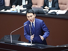 Ủy viên lập pháp Trần Quán Đình. (Ảnh: CNA)