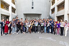 Hội nghị thường niên “Toàn quốc về các nhóm xã hội dân sự trong giáo dục ngôn ngữ di dân mới” được tổ chức gần đây đã thu hút hơn 300 giáo viên, học giả và chuyên gia từ các địa phương tham dự. (Ảnh: CNA)