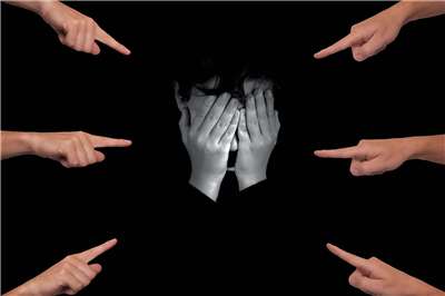 Việc đánh giá bắt nạt tại nơi làm việc sẽ dựa trên “năm yếu tố chính”, hy vọng thiết lập ranh giới rõ ràng và tránh tranh chấp giữa doanh nghiệp và người lao động. (Ảnh minh họa: Pixabay)