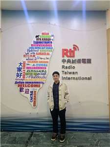 Anh Vũ Mạnh, tốt nghiệp Thạc sĩ chuyên ngành Quản lý xây dựng Trường Đại học Quốc lập Đài Loan, hiện là kỹ sư thi công kiêm thiết kế làm việc tại Công ty Xây dựng Dywidag của Đức chi nhánh Đài Loan (Ảnh: Hải Ly)