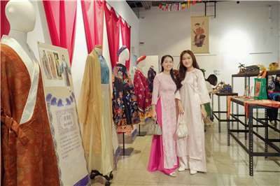 Mới đây, tại thành phố Đào Viên, triển lãm mang tên “Cổ phục Việt Nam” đã chính thức được cho ra mắt, tái hiện một không gian văn hóa giàu chiều sâu. (Ảnh: Ban tổ chức)