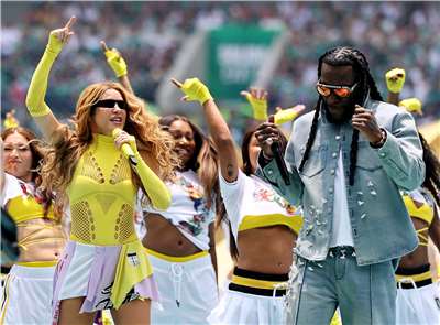 Bùng nổ với màn trình diễn của Shakira cùng Burna Boy tại trận khai mạc World Cup 2026 (ảnh: Reuters/Shutterstock)