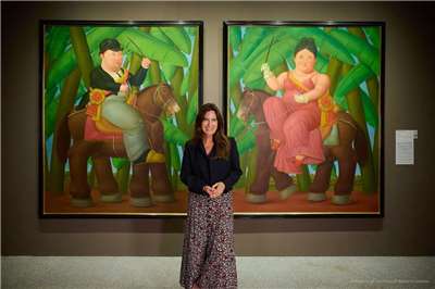 Bà Lina Botero – giám tuyển triển lãm, đồng giám đốc Quỹ Botero và cũng là con gái của cố họa sĩ . (Ảnh: udnFunLife cung cấp)