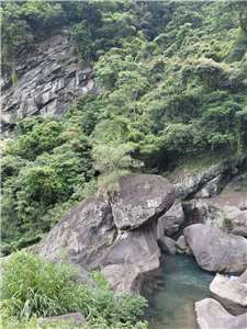 Thanh Oa Thạch ( Ảnh: Tố Kim)