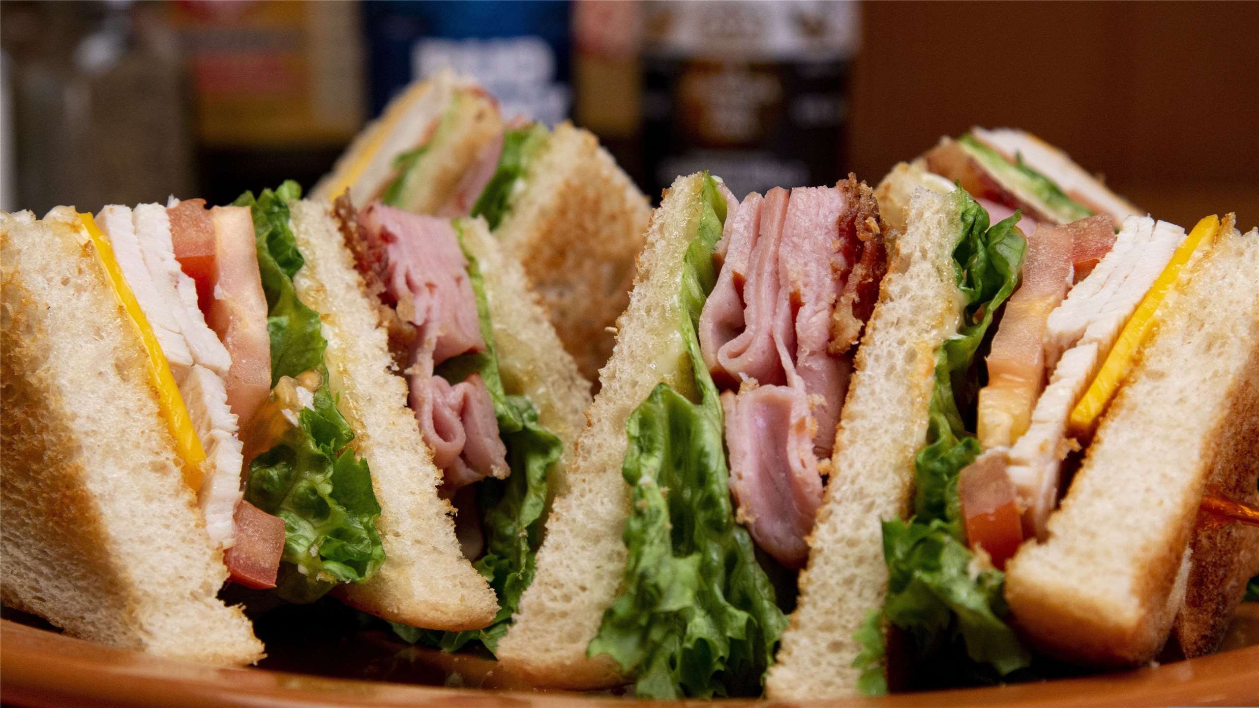 Sandwich tổng hợp (sandwich 3 tầng) là một trong những món ăn sáng phổ biến nhất của các tiệm ăn sáng Đài Loan, món này tuy có nguồn gốc phương Tây nhưng được kết hợp khéo léo với khẩu vị bản địa tạo nên một nét rất riêng của Đài Loan (Ảnh: Pixabay)