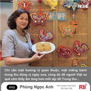 Chị Phùng Ngọc Anh với hơn 15 năm kinh nghiệm sản xuất bánh trung thu hương vị truyền thống của Việt Nam để cung cấp cho cộng đồng người Việt tại Đài Loan. (Ảnh: Đức Mạnh)
