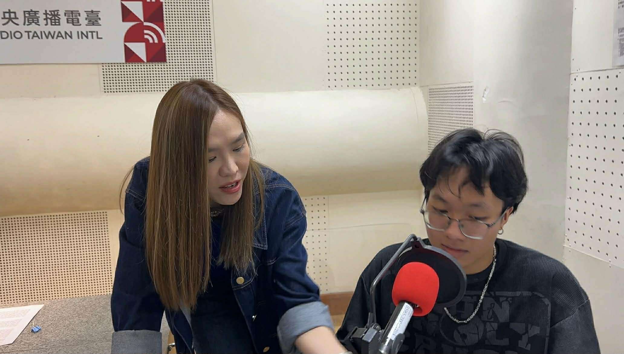 Ngoài ra, các bạn cũng được hướng dẫn về một số điều cần chú ý khi thu tin. (Ảnh: Rti)